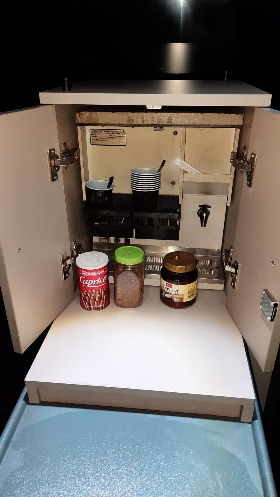 Kitchen cabinet in the Van Hool coach