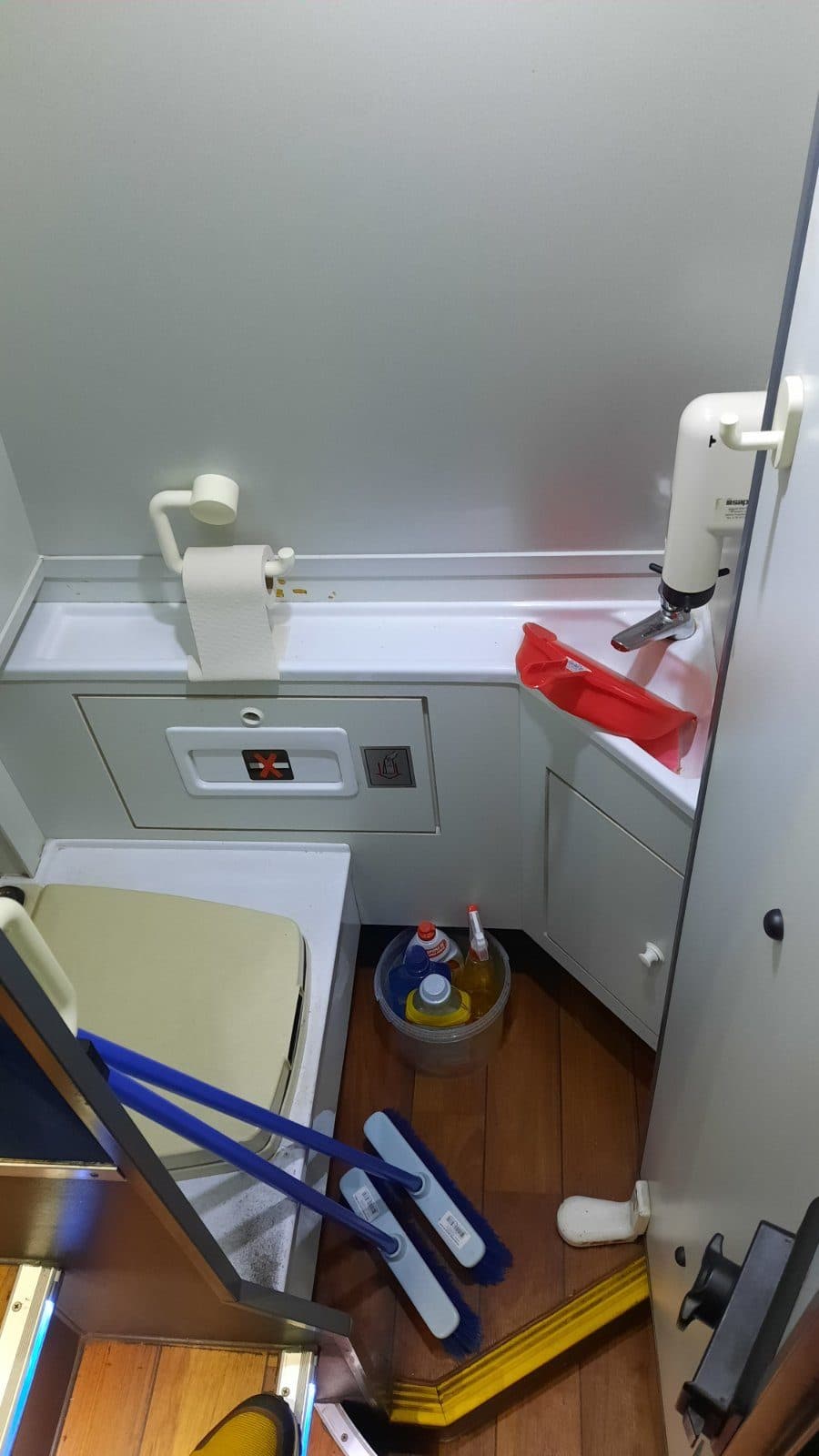 Toilet in the Van Hool coach