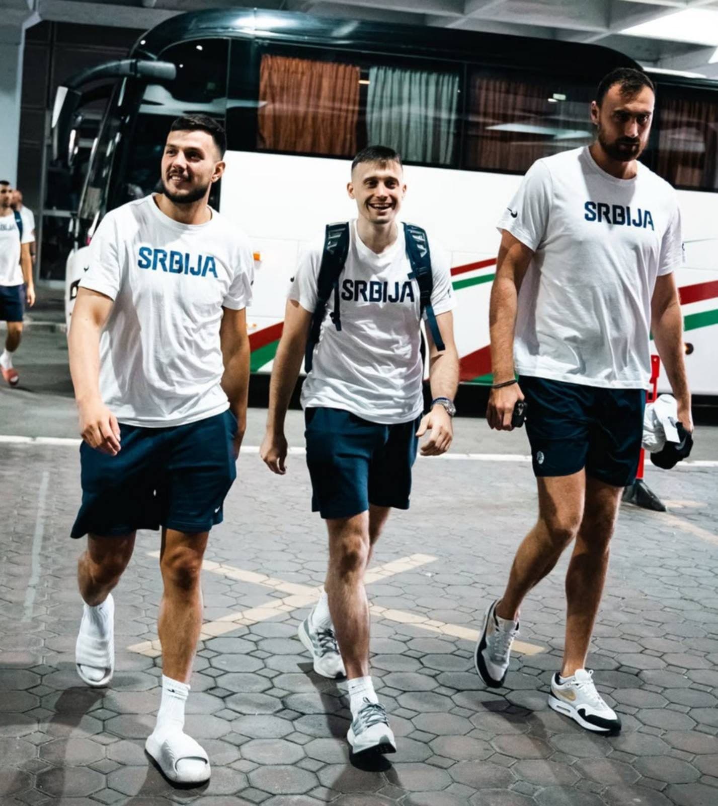 Three Serbian national team players in front of the BAS PREVOZ coach